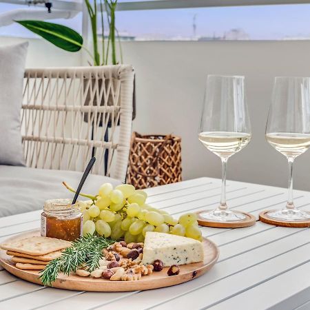 Sanders Coral Court Penthouse - Cute 3-Bedroom Apartment With Balcony ลิมาซอล ภายนอก รูปภาพ