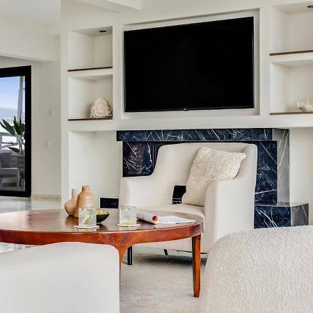 Sanders Coral Court Penthouse - Cute 3-Bedroom Apartment With Balcony ลิมาซอล ภายนอก รูปภาพ