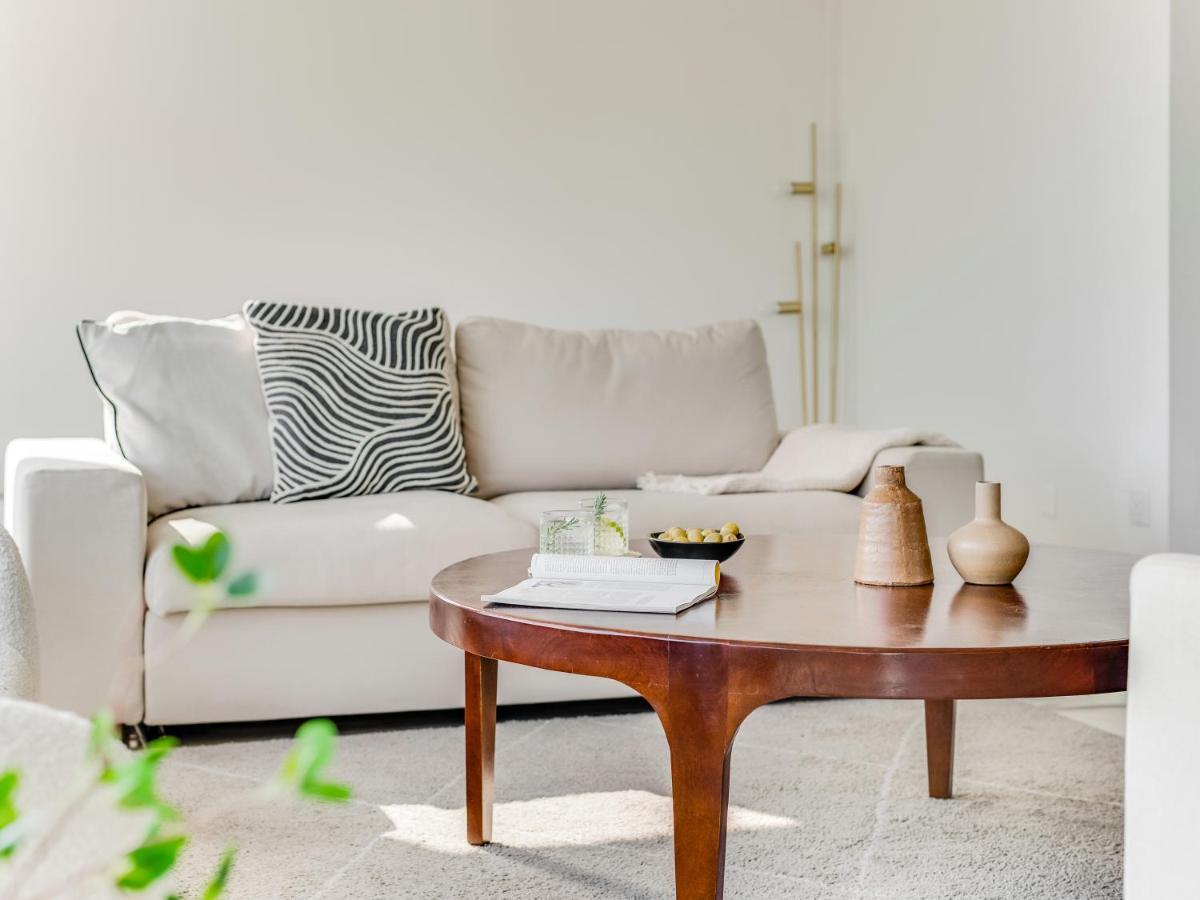Sanders Coral Court Penthouse - Cute 3-Bedroom Apartment With Balcony ลิมาซอล ภายนอก รูปภาพ