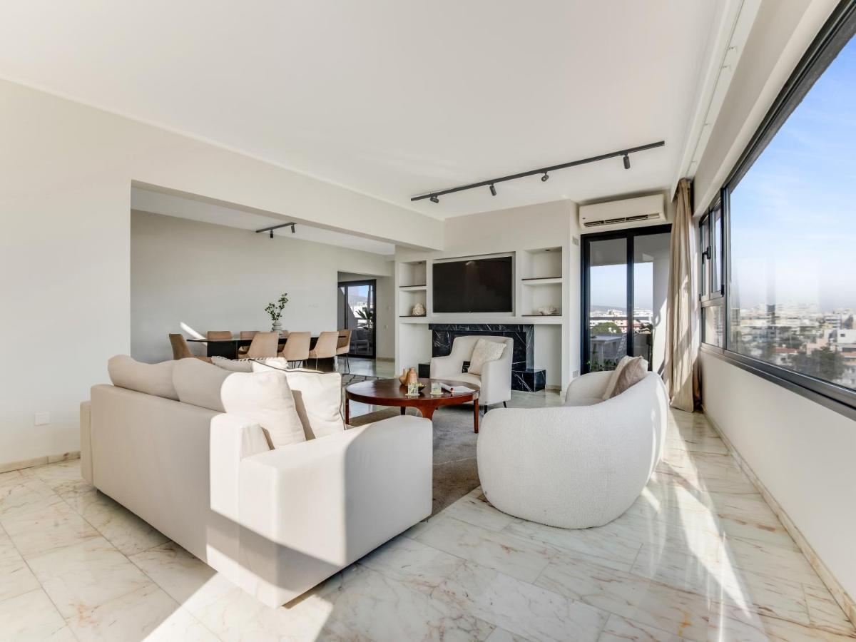 Sanders Coral Court Penthouse - Cute 3-Bedroom Apartment With Balcony ลิมาซอล ภายนอก รูปภาพ